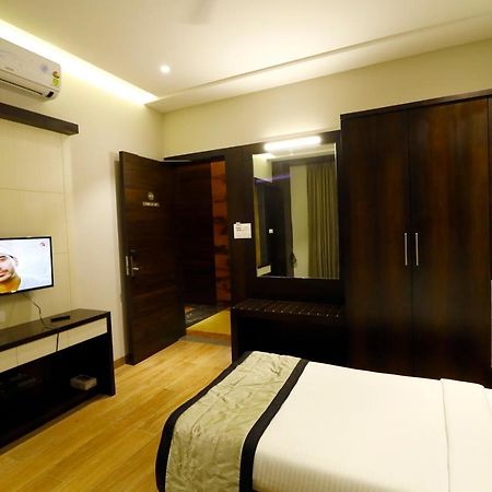 Hotel The Royal Inn Baramati エクステリア 写真