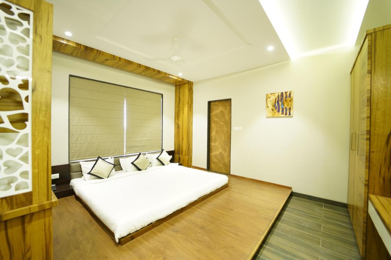 Hotel The Royal Inn Baramati エクステリア 写真